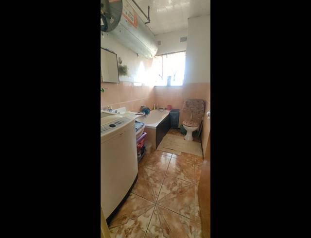 2 BEDROOM APARTMENT FOR SALE IN VANDERBIJLPARK CW 1